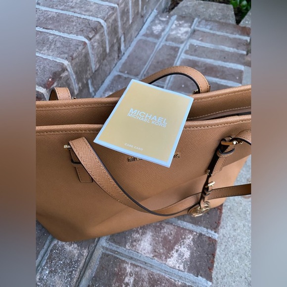 Michael Kors Jet Set Medium Travel Saffiano Leather Tote - Acorn like new - Picture 8 of 11